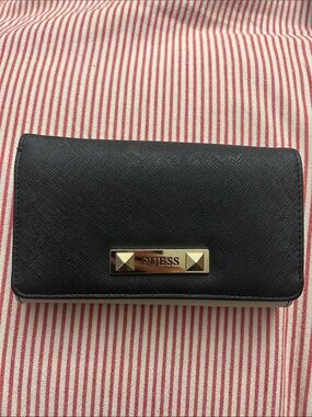 GUESS Black Wallet with Gold Logo Plaque